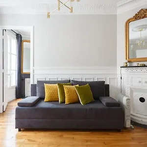 Bright And Newly Renovated 2 Bedroom Apartment, Hip & Paris, Montmartre-opera Apartment Paris
